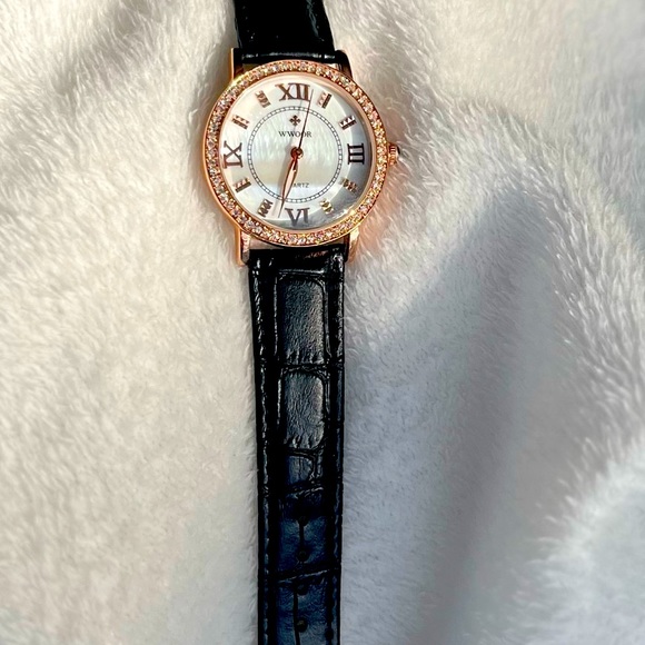 Gorgeous Vintage Style crystal black leather watch. main image 4